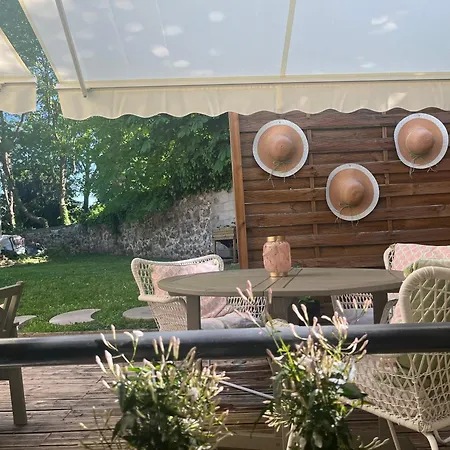 Le Jardin Chamberlin, D'hôtes